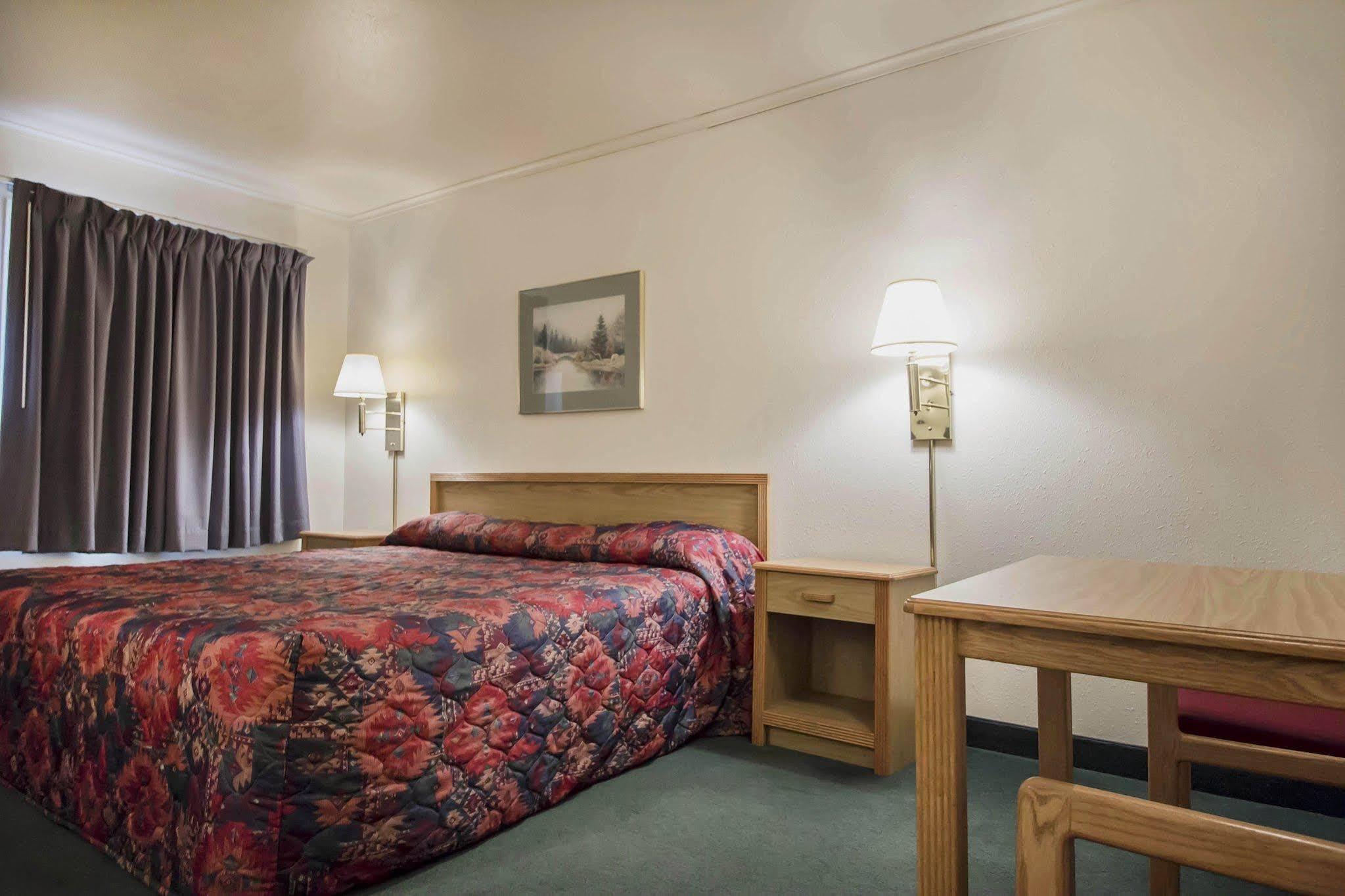 Deer Lodge Motel Сънданс Екстериор снимка