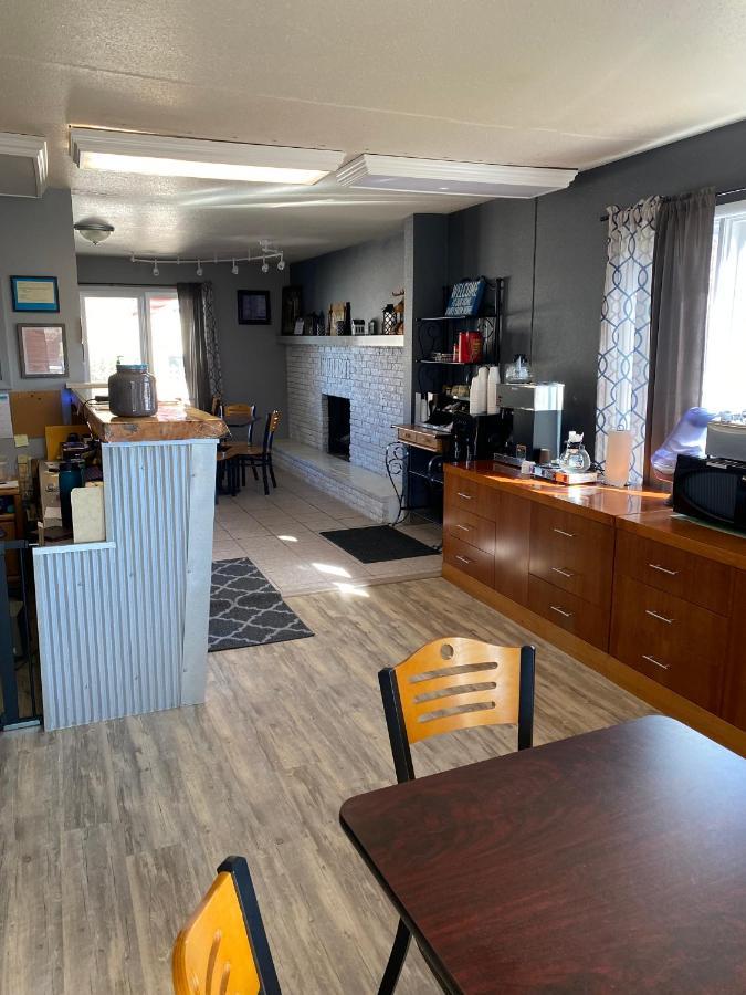 Deer Lodge Motel Сънданс Екстериор снимка
