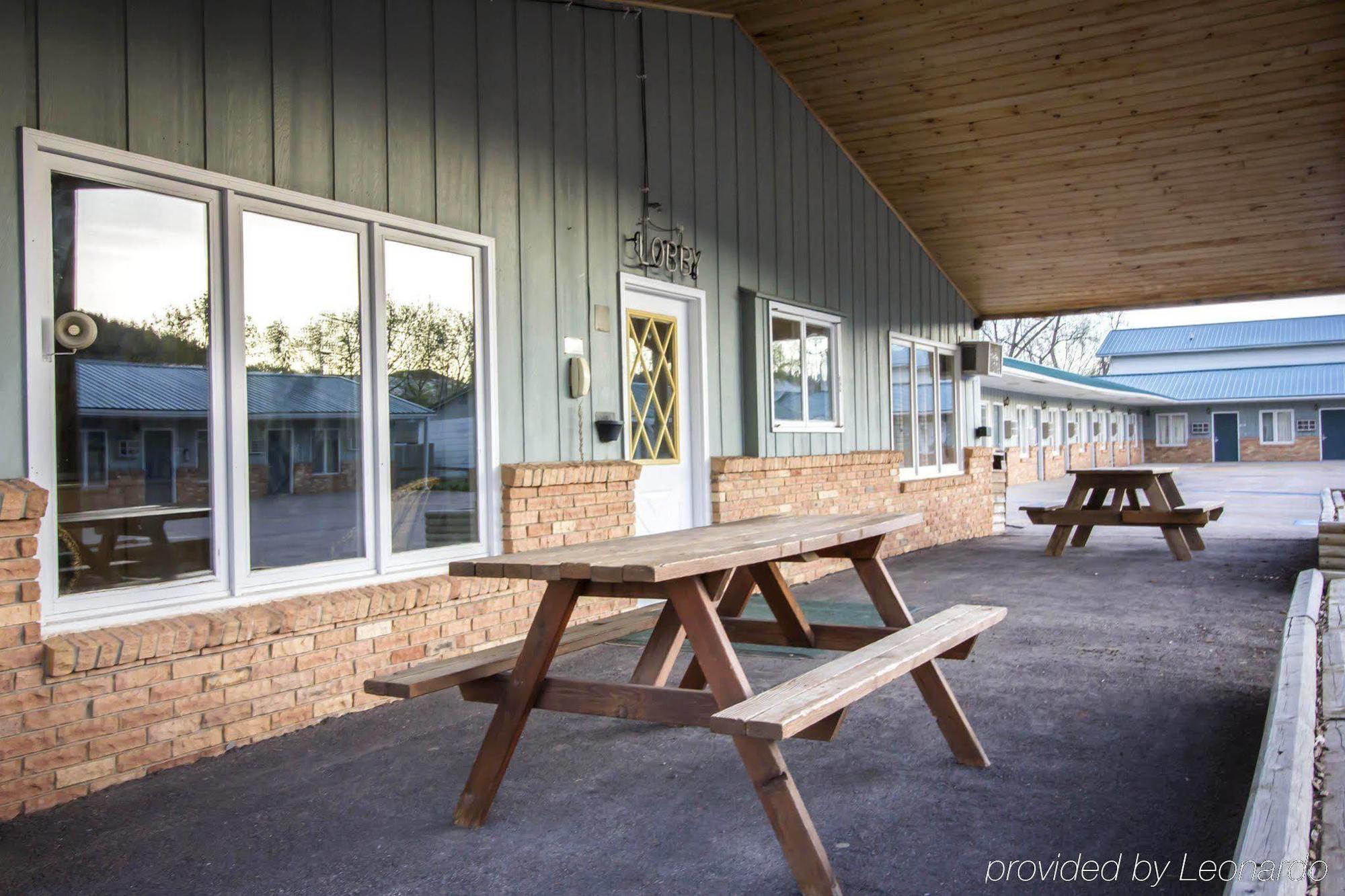 Deer Lodge Motel Сънданс Екстериор снимка